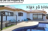 2408, Fuengirola - Pen villa på ett nivå i anerkjente Reserva del Higueron. Tomten er på 843m2